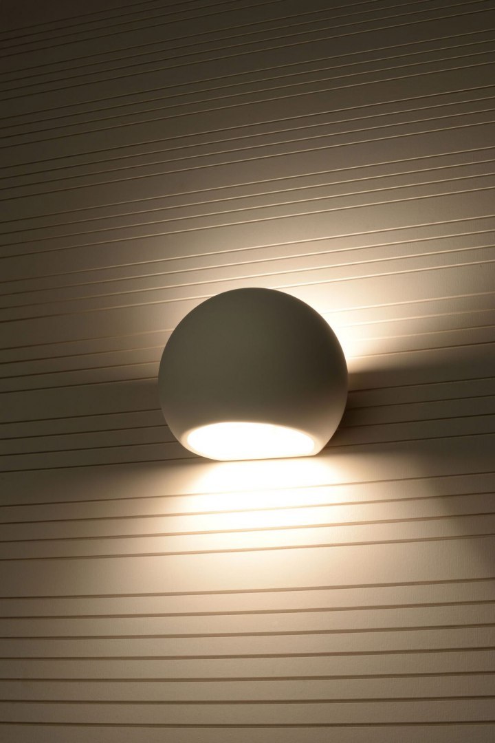 Kinkiet Ceramiczny GLOBE biały lampa ścienna dekoracyjna - Sollux Lighting - lampa się świeci
