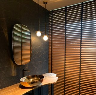 Lampa wisząca BOLITA mała różowe złoto szklany klosz kula - Light Prestige