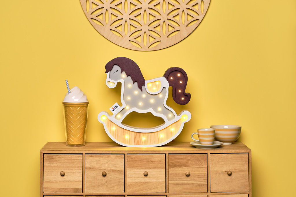Lampka dziecięca ROCKING HORSE FIG nocna konik na biegunach - Eensy Weensy - we wnetrzu Lampka dziecięca ROCKING HORSE FIG nocna konik na biegunach - Eensy Weensy - we wnetrzu