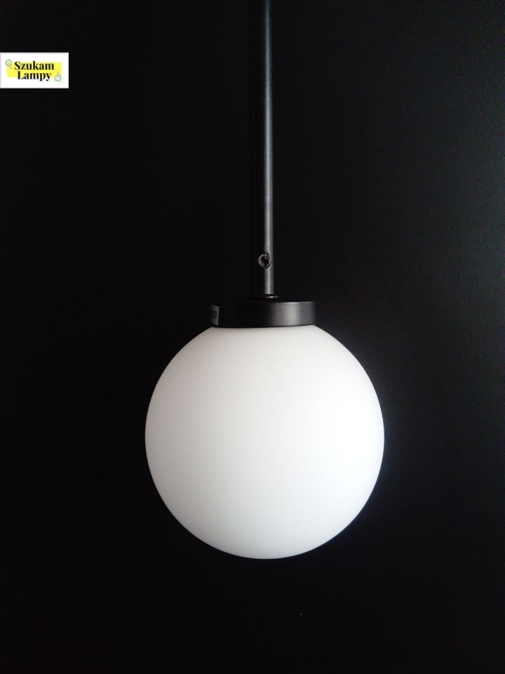 Lampa wisząca OTA I szklany klosz kula - Orlicki Design