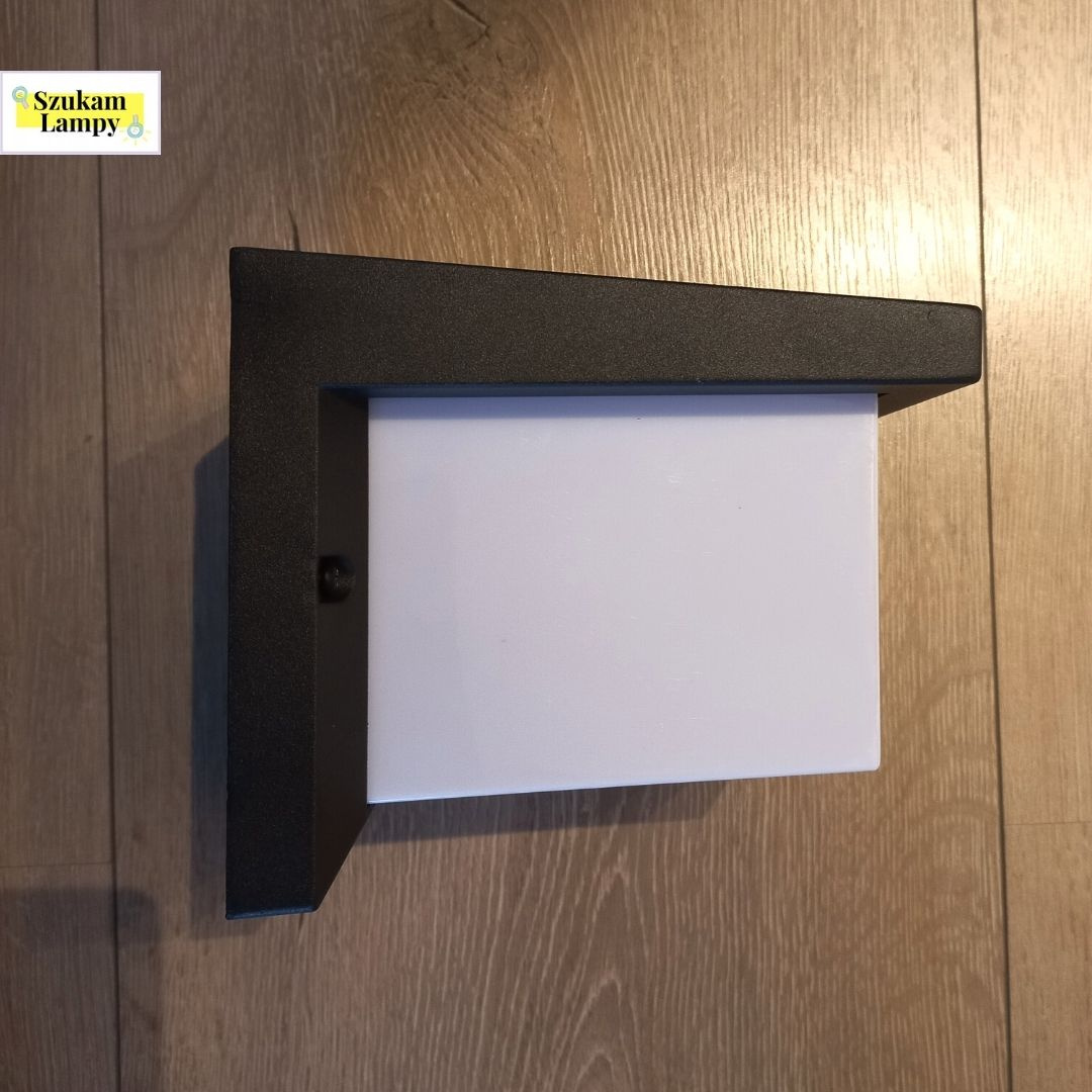 Kinkiet BON czarny IP44 do przedpokoju piwnicy garażu - Light Prestige Kinkiet BON czarny IP44 do przedpokoju piwnicy garażu - Light Prestige