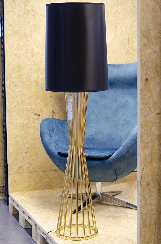 Lampa podłogowa HOLMES złota z czarnym kloszem - King Home Lampa podłogowa HOLMES złota z czarnym kloszem - King Home
