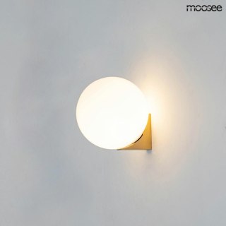 Kinkiet BOLL złoty z kulistym szklanym kloszem - Moosee