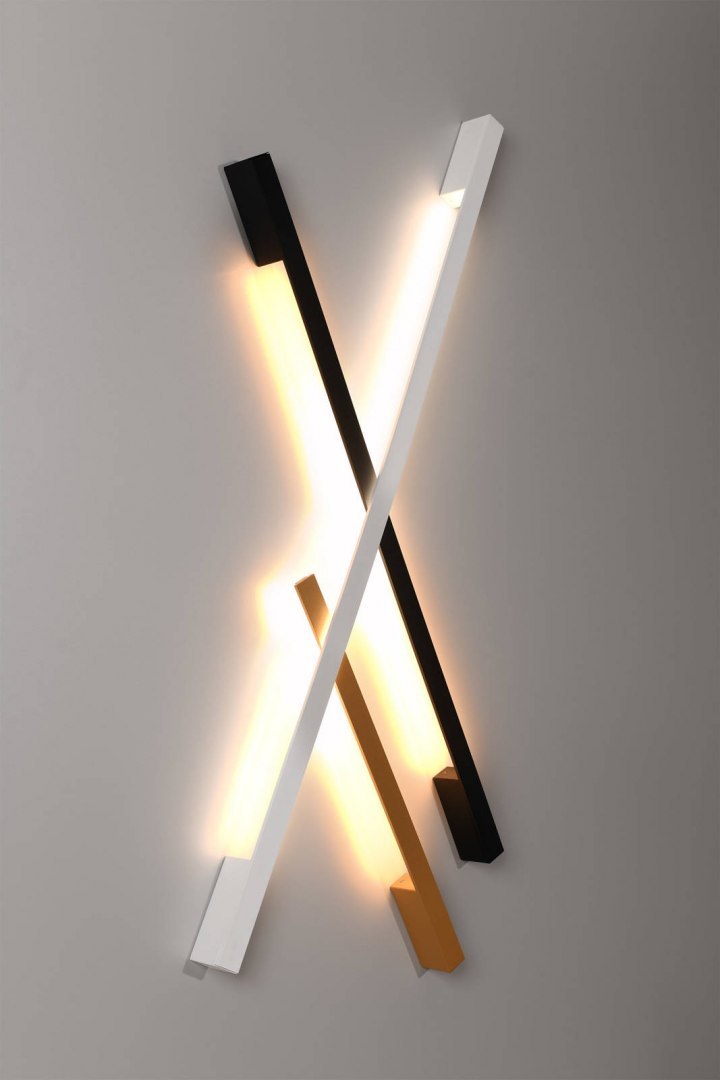 Kinkiet LAHTI M czarny LED smukły nowoczesny do sypialni - Thoro Lighting