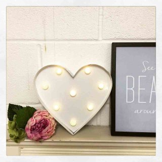 Lampka BIAŁE SERCE LED dekoracja świetlna na komodę regał do sesji zdjęciowych - E-Light