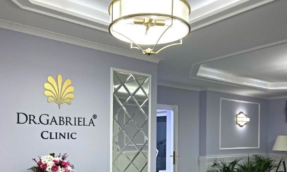 <b>Piękne wnętrze Kliniki Medycyny Estetycznej Dr Gabriela Clinic, Księżna Yorku – Sarah Ferguson i SzukamLampy.pl</b>